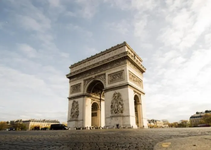 Champs Elysees Rue De Berri Paris