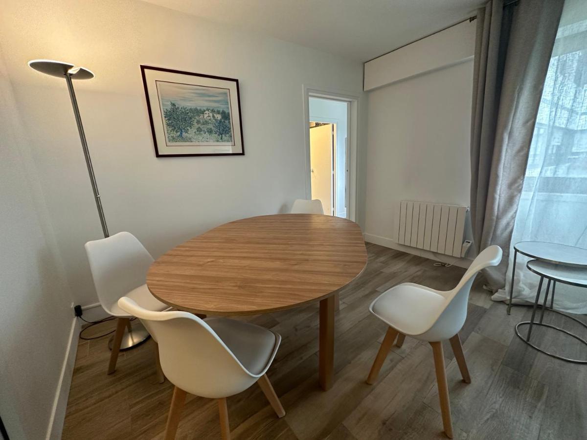 Appartement Champs Elysees Rue De Berri Parijs