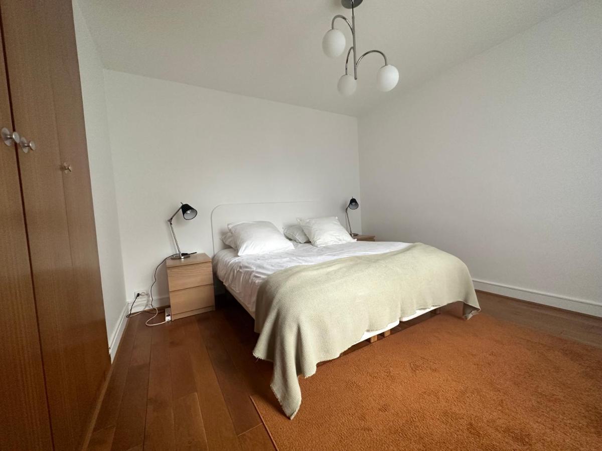 Champs Elysees Rue De Berri Appartement Parijs