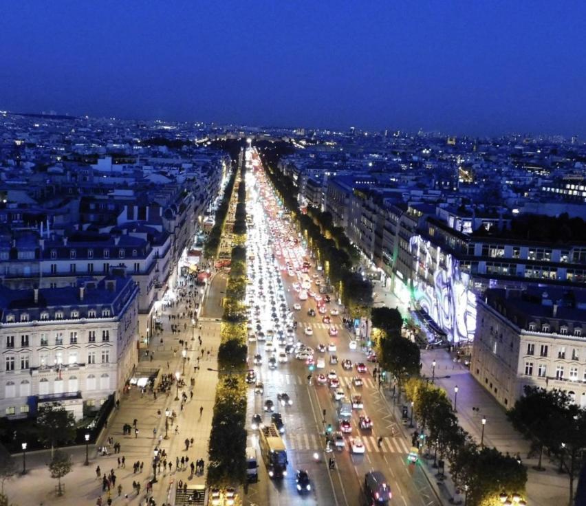Champs Elysees Rue De Berri * Parijs