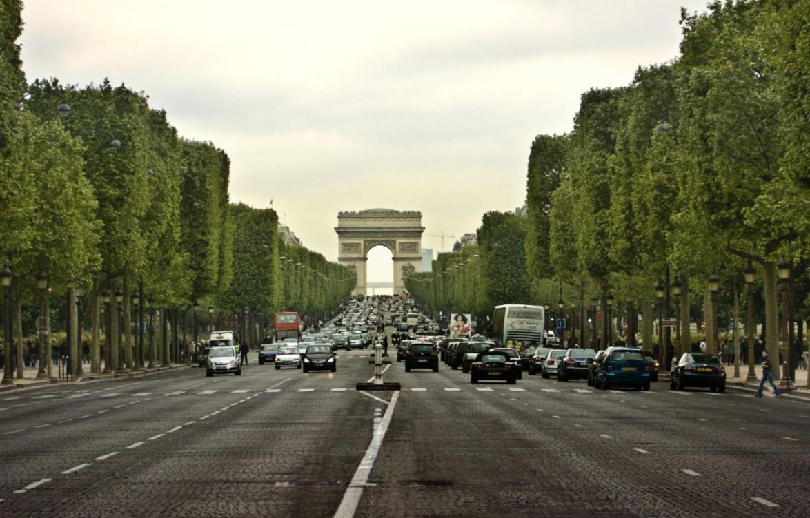 Champs Elysees Rue De Berri Appartement Parijs